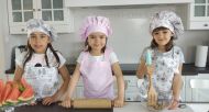 Kuchařská sada Junior MasterChef - zástěra + čepice + rukavice, modrá/bílé tečky